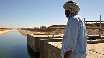 Abgezweigtes Nilwasser soll die Wüste zum Blühen bringen.