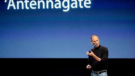 Viel zu erklären hatte Apple-Großmeister Steve Jobs kürzlich bei einer Pressekonferenz zu den Antennenproblemen mit dem iPhone4. Jetzt gab es Angenehmeres zu verkünden.