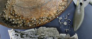 Teile von Splittergranaten.