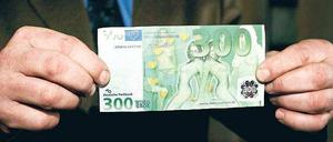 Stimmt da was nicht? Ein 300-Euro-Schein, der eigentlich als Scherzartikel gedacht war, wurde mehrfach an der Kasse angenommen.