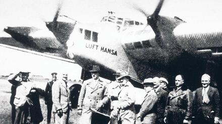 Letzter Aufruf. Adolf Hitler und andere NS-Größen nutzten die Maschinen der damaligen Deutschen Lufthansa intensiv bei Wahlkämpfen. Foto: picture-alliance/Mary Evans Picture Library