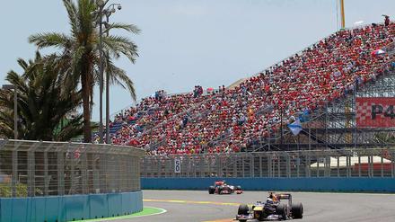 Vorne der Deutsche, dahinter der Engländer. Oder auch Vettel schlägt Hamilton beim Großen Preis von Europa.