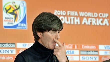 Ob er das richtige Näschen hat? Joachim Löw ist sicher, dass er die richtige Taktik gegen Ghana parat hat.