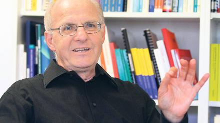 Pisapapst. Jürgen Baumert (68) ist Direktor am Berliner Max-Planck-Institut für Bildungsforschung und Professor für Erziehungswissenschaften an der FU und der HU. Er leitete den deutschen Teil der 2001 veröffentlichten ersten Pisa-Studie. Am 2. Juli wird Baumert im Rahmen einer Festveranstaltung emeritiert. Er arbeitet weiter an großen Bildungsstudien – und will Lesepate werden.