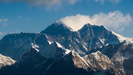 Ein Archivbild zeigt die Bergspitze des Himalaya-