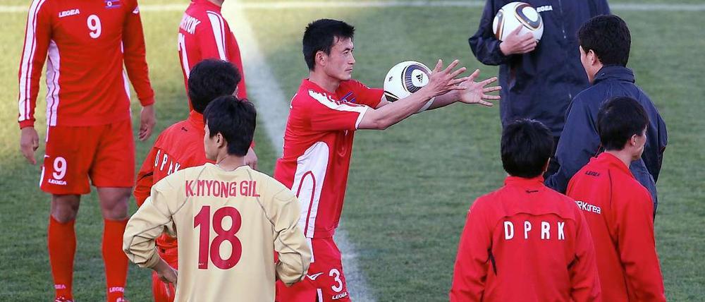 Die Mannschaft aus Nordkorea will die Sensation gegen Brasilien schaffen.
