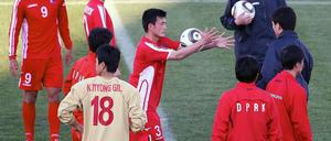 Die Mannschaft aus Nordkorea will die Sensation gegen Brasilien schaffen.