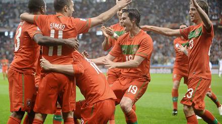 Kollektive Begeisterung. Die Portugiesen überrennen hilflose Nordkoreaner mit 7:0 und machen einen großen Schritt in Richtung Achtelfinale. Sehen sie hier die Tore in der Bildergalerie.