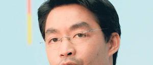 Mittendrin: Gesundheitsminister Philipp Rösler (FDP) muss auf viele Akteure politisch Rücksicht nehmen. 