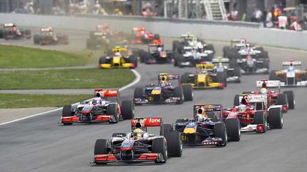 Lewis Hamilton war schon am Start vorn.