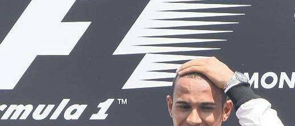 Schon wieder ich. Mit seinem Sieg hat Lewis Hamilton in der WM-Wertung die Führung übernommen. Foto: dpa