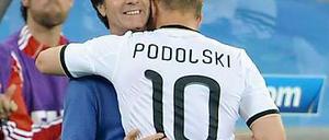 Joachim Löw hat's ja immer gewusst: Lukas Podolski ist eben doch ein guter Fußballer - zumindest wenn er im Nationaltrikot aufläuft.