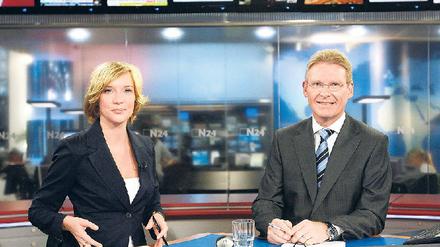 Nicht spurlos. Kritiker befürchten Einschnitte im N-24-Programm, hier aus dem Newsroom mit den Moderatoren Christina von Ungern-Sternberg und Thomas Spahn. Foto: dpa
