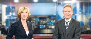 Nicht spurlos. Kritiker befürchten Einschnitte im N-24-Programm, hier aus dem Newsroom mit den Moderatoren Christina von Ungern-Sternberg und Thomas Spahn. Foto: dpa