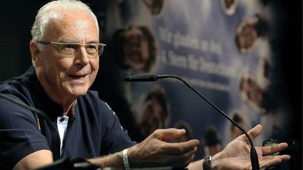 Franz Beckenbauer doziert.