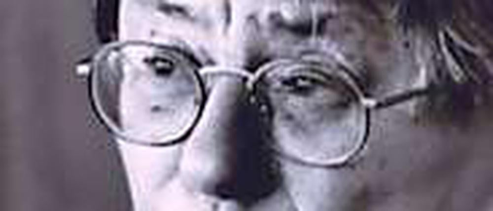 Das Coverbild von Cordelia Edvardsons Buch "Wenn keiner weiterweiß. Berichte von der Grenze." zeigt die 81-Jährige.