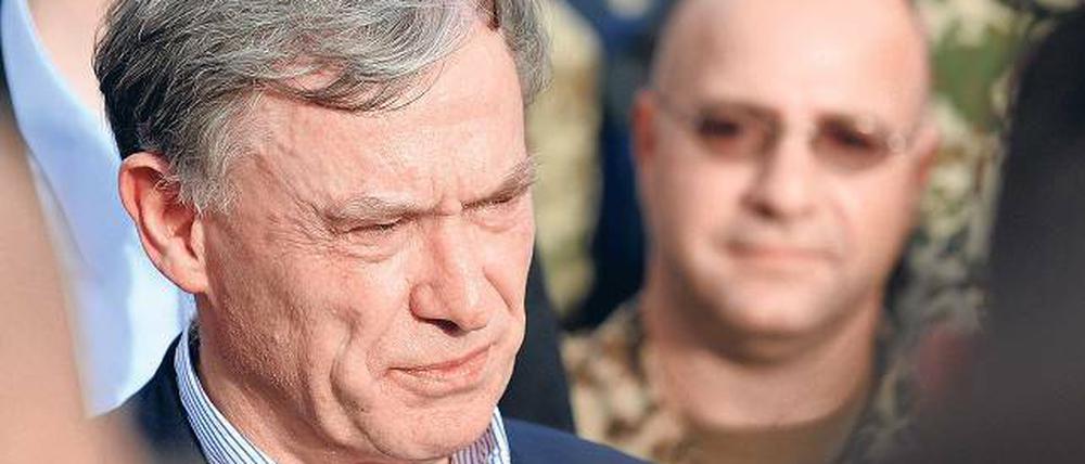 Bei Bundeswehrsoldaten in Kundus. Kurze Zeit später wird Horst Köhler ein verhängnisvolles Interview geben. 