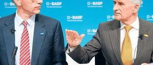 Nicht vom Fach. Noch zeigt der Chemiker Hambrecht dem Betriebswirt Bock, wie der Laden läuft. Das ändert sich bald.