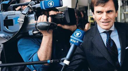 Kurz vor Schluss. Am Freitagmorgen legte auch das Vermieterkonsortium Highstreet – vertreten durch Alexander Dibelius, Deutschland-Chef der Investmentbank Goldman Sachs – ein Angebot vor. Foto: ddp