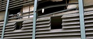 Die Außenwand des beschädigten Parkhauses.