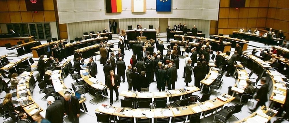 312238_3_xio-fcmsimage-20091128210504-006000-4b1182701fac4.heprodimagesfotos83120091129parlament.jpg