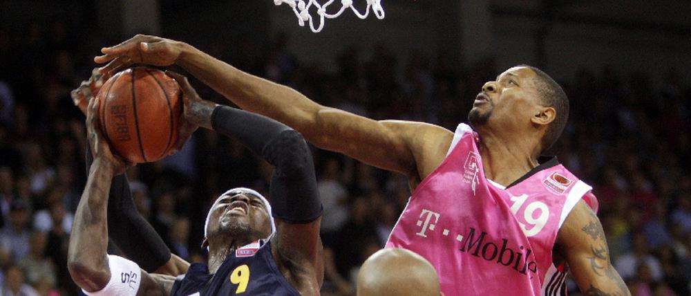 Basketball-Playoff - Telekom Baskets Bonn - Alba Berlin