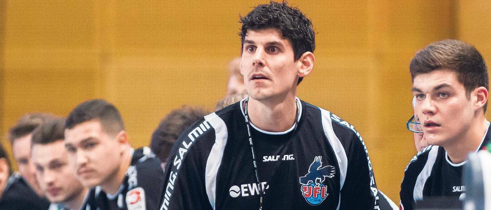 Erwachsen geworden. Für Daniel Deutsch und seine junge VfL-Mannschaft war die zurückliegende Handballsaison in der 3. Liga ein enormer Reifeprozess. Die Debüt-Saison als Trainer begann für Deutsch mit einem Stress- und Härtetest, der größer war als erwartet und letztlich mit Bravour bestanden wurde.