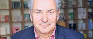 Sexy, aber nicht mehr so arm – mein Berlin. So heißt das Buch, das der ehemalige Regierende Bürgermeister und SPD-Vizechef Klaus Wowereit geschrieben hat (Verlag Edel Books). Darin blickt er zurück auf 13 Jahre im Roten Rathaus und erklärt die Berliner Politik, wie er sie sieht.