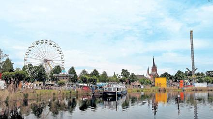 Zwischentage. Wie am Mittwoch wird sich auch heute der Besucherandrang auf der Insel in Grenzen halten. Erst gegen 20 Uhr, wenn City auf dem Marktplatz spielt, wird es voll.