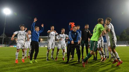 Wahnsinn! Die Babelsberger hatten nach dem spektakulären Triumph gegen Lok Leipzig Grund zu feiern.