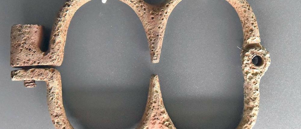 Schauderhaft. Handschellen, die zum Tode Verurteilte tragen mussten.
