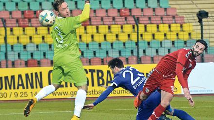 Er trifft und trifft. Seinen fünften Treffer in der fünften Partie in Folge erzielte Abdulkadir Beyazit (r.) am vergangenen Mittwoch beim 1:1 gegen Altglienicke. Insgesamt sechs Treffer hat der Nulldrei-Stürmer nun auf dem Saisonkonto.