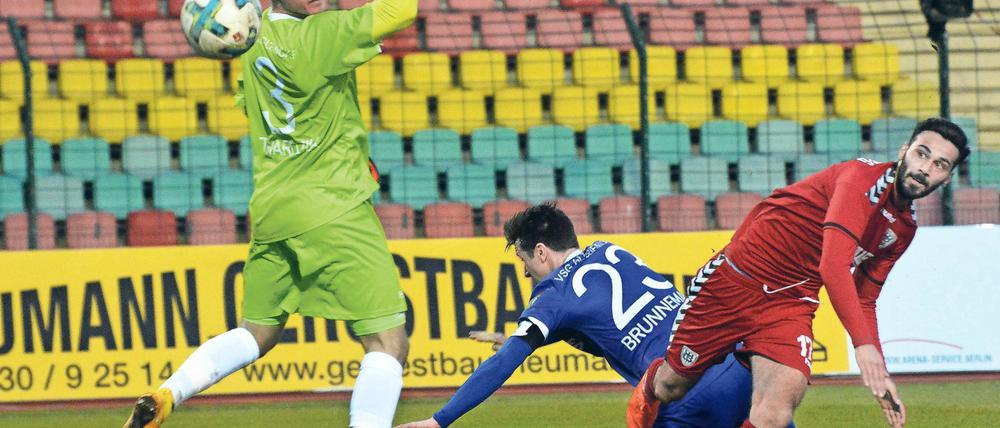 Er trifft und trifft. Seinen fünften Treffer in der fünften Partie in Folge erzielte Abdulkadir Beyazit (r.) am vergangenen Mittwoch beim 1:1 gegen Altglienicke. Insgesamt sechs Treffer hat der Nulldrei-Stürmer nun auf dem Saisonkonto.
