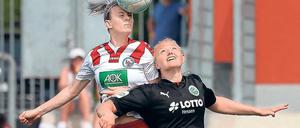 Durchgesetzt. Johanna Elsig (l.) gewann mit Turbine den Klassiker.