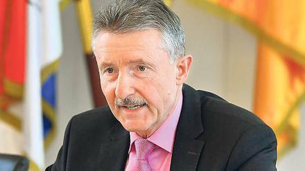 Anreiz. Minister Karl-Heinz Schröter (SPD) bietet Kommunen Geld.