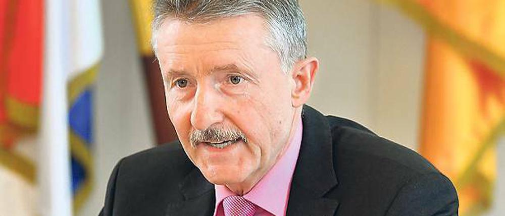 Anreiz. Minister Karl-Heinz Schröter (SPD) bietet Kommunen Geld.