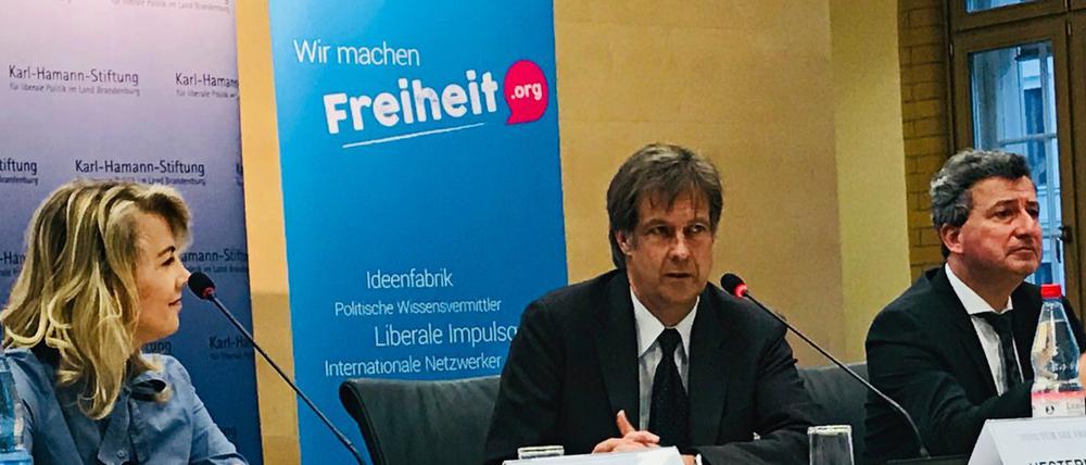 Die Potsdamer Bundestagsabgeordnete Linda Teuteberg (links) diskutierte im brandenburgischen Verfassungsgericht mit Richterbund-Chef Jens Gnisa.
