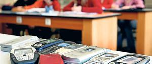 Debatte. Die Berliner CDU will Handys an Grundschulen verbieten.
