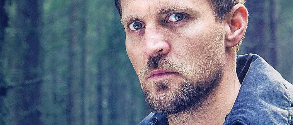 Blut ist dicker als Wasser. Polizist Nikolai Andreassen (Tobias Santelmann) hilft seinem Bruder Lars, eine Mordtat zu verschleiern. Foto: Sky