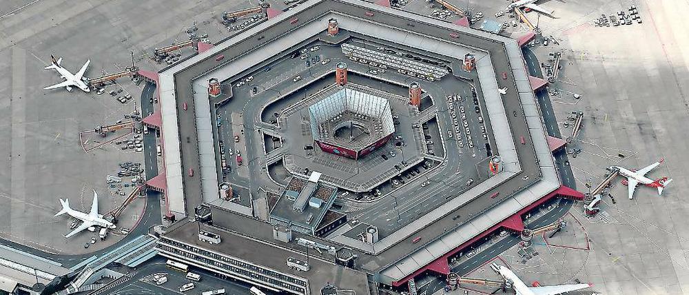 Drehscheibe. Der Flughafen Tegel bleibt, bis der BER öffnet.