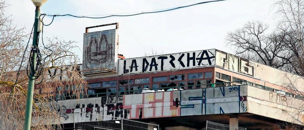 Leitbau der Nachkriegsmoderne oder Abrissfall. Die Zukunft des „Minsk“ auf dem Brauhausberg polarisiert. Fachleute machen sich für einen Erhalt stark, den Investor Jan Kretzschmar ermöglichen würde. Dass der Stadtwerkechef dessen Gebotssumme öffentlich machte, sorgt für Kritik.