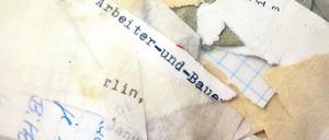 Puzzlearbeit. Mit akribischer Recherche der Akten wollen die Zeithistoriker Licht in das dunkle Kapitel zwischen Stasi und der Grünen-Partei bringen.