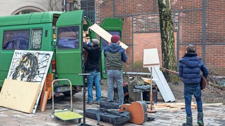 Eingepackt. Die letzten Bands haben nun die Ahornstraße verlassen.