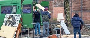 Eingepackt. Die letzten Bands haben nun die Ahornstraße verlassen.