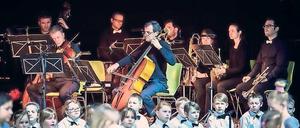 Konstante im Hintergrund. Begleitet von Musikern der Kammerakademie schufen rund 380 Kinder der Drewitzer Grundschule „Am Priesterweg“ einen eigenen „Elias“.