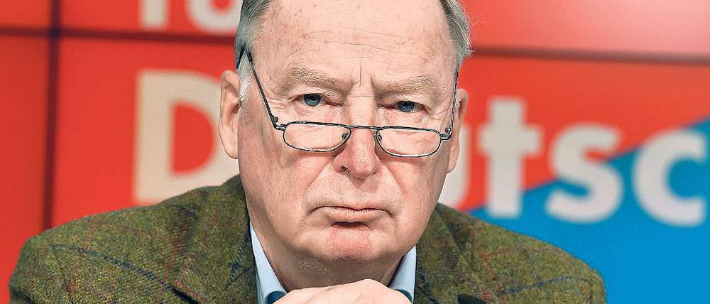 Keine Ahnung? Der Fraktionschef der AfD im Bundestag, Alexander Gauland, weiß angeblich nichts über seinen Mitarbeiter und dessen Vergangenheit bei der HDJ.