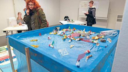 Plastikabfall. Die Schüler arbeiteten zum Thema Umweltverschmutzung.
