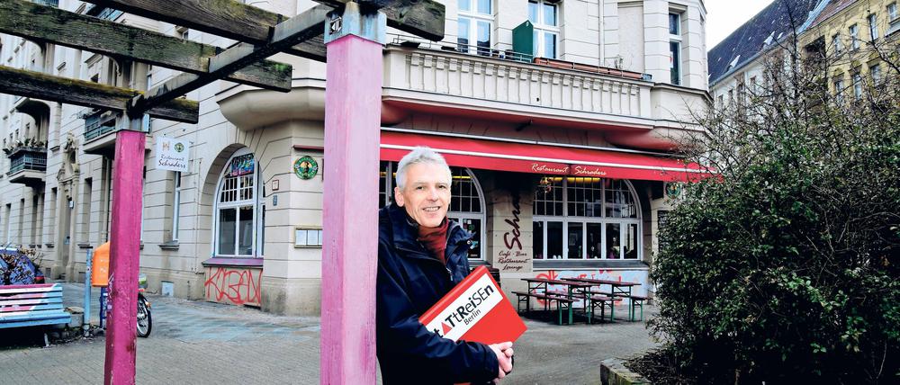 Kiez-Entdecker. StattReisen-Geschäftsführer Jörg Zintgraf in der Nähe seines Büros an der Liebenwalder Straße im Wedding. Sein Kredo lautet: „Geschichte muss ja nicht nur in Büchern und Ausstellungen stattfinden, sondern auch draußen.“