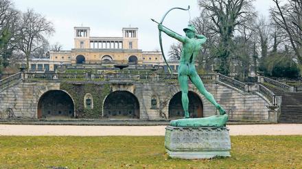 Kulinarik-Kulisse. Auf der Wiese vor dem Orangerieschloss soll es im Sommer ein Picknick ganz in weiß geben, zu dem etwa 1000 Leute erwartet werden. Das Essen muss jeder selbst mitbringen. Für die Veranstaltung wird es eine Kooperation mit den Musikfestspielen geben.
