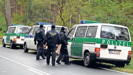 Immer im Einsatz. Die Brandenburger Polizei ist personell mit derzeit 8000 Beamten auf ihrem Tiefststand seit der Wende angekommen. Dennoch konnte die Aufklärungsquote insgesamt verbessert werden. Aus Sicht der Gewerkschaften kein Grund zur Entwarnung. Die Lage sei vor allem bei der Kriminalpolizei angespannt.